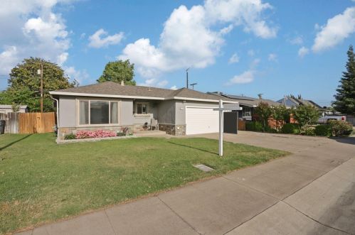 1512 Academy St, Lodi, CA 95240-6317
