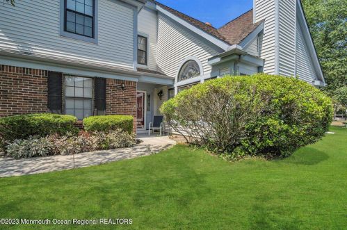 178 Old Orch Ln, Tinton Falls NJ 07712-2570 exterior