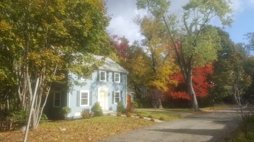 15 Eleanor St, Warwick, RI 02888-4311