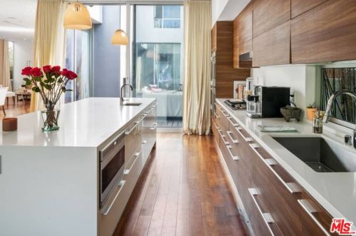 521 Marine St, Santa Monica, CA 90405-5617