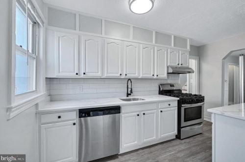 9121 Kimes St, Silver Spring MD 20901-3727 exterior