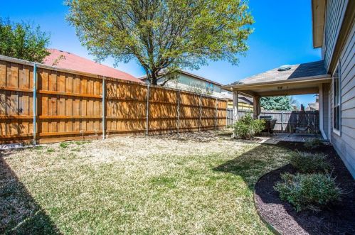 10437 Turning Leaf Trl, Fort Worth TX  76131-3981 exterior