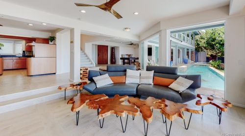 5005 Kalanianaole Hwy, Honolulu HI  96821-1505 exterior