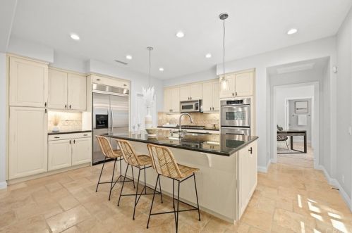 108 Spanish Lace, Irvine CA  92620-3424 exterior