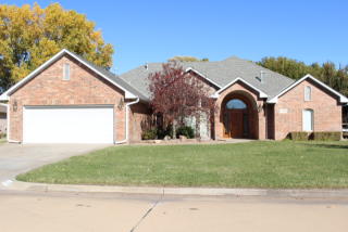 3632 Edgewater Dr, Enid, OK 73703-1400