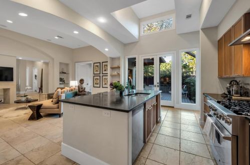 4321 Cresthaven Rd, Dallas TX  75209-3009 exterior