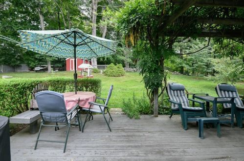 22 Oak Knoll Rd, East Hampton, CT 06424-1112