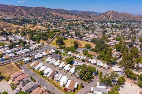 5932 Los Angeles Ave, Simi Valley CA  93063-4368 exterior