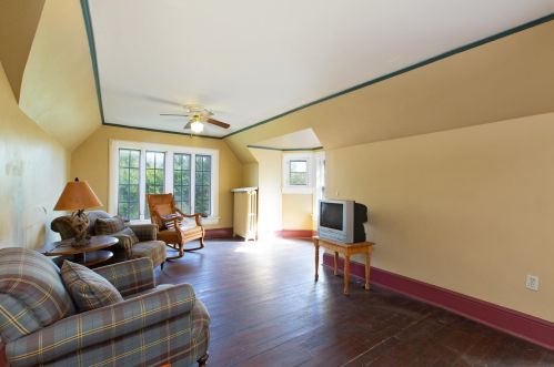 501 Grand Hl, Saint Paul MN  55102-2612 exterior