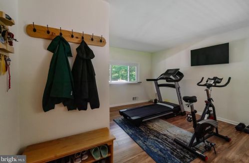 9914 Capitol View Ave, Silver Spring MD 20910-1033 exterior