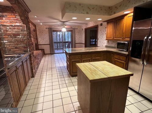 10 Redgate Ct, Silver Spring MD  20905-5726 exterior