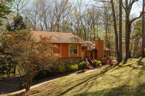 670 Greenwood Ln, Atlanta, GA 30331-7200