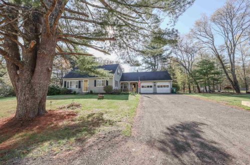 12 Maple Knoll Dr, Hollis, NH 03049-6180