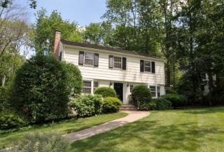 11 Winchester Rd, Summit, NJ 07901-3018