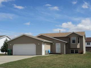 81 Weir Dr, Bismarck, ND 58504-9199