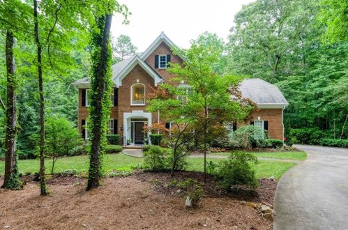316 Lost Creek Dr, Kennesaw, GA 30152-5724