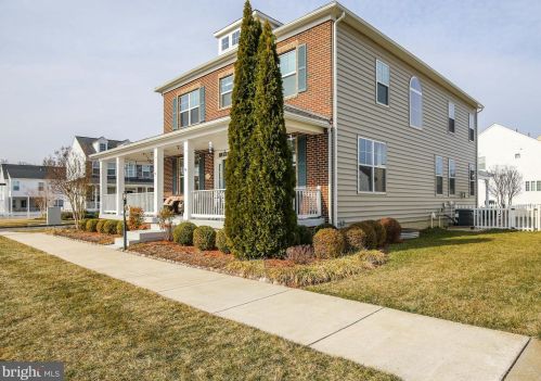 395 Lord Fairfax St, Charles Town WV 25414-2529 exterior