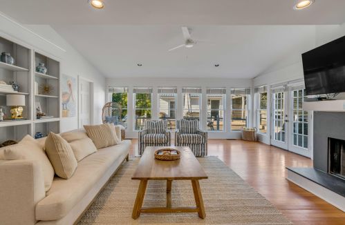 2201 Palm Blvd, Isle Of Palms SC  29451-2349 exterior