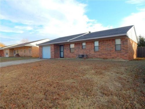 1605 Fieldstone Ln, Tecumseh, OK 74873-1617