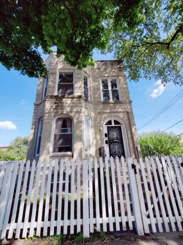 1141 Albany Ave, Chicago, IL 60612-3921