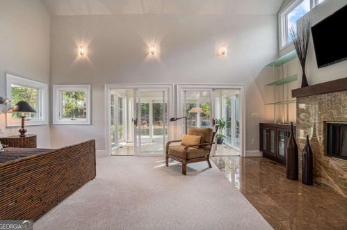 887 Berkshire Rd, Atlanta GA  30324-4929 exterior