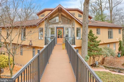 4705 Laurel Dr, Harrisburg, PA 17110-3245