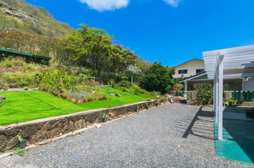 1279 Kaeleku St, Honolulu HI  96825-3005 exterior