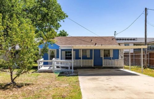 2404 Mclemore Ave, Fort Worth TX  76111-1219 exterior