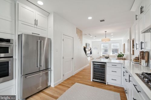 2023 Fitzwater St, Philadelphia PA  19146-1332 exterior