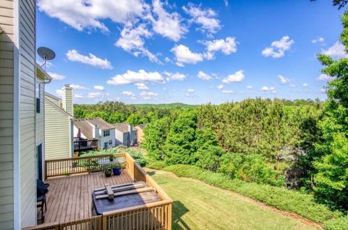160 Wallnut Hall Cir, Holly Springs, GA 30189-4208