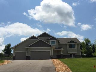 1071 Parkview Ln, Victoria, MN 55386-3709