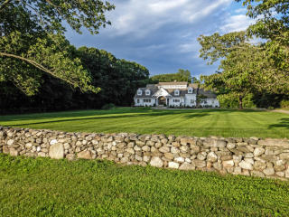 54 Skyline Ridge Rd, Bridgewater, CT 06752-1727