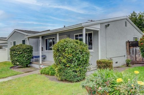 8451 Colbath Ave, Van Nuys, CA 91402-3703