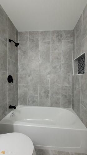 3260 Creekwood Dr, Rex GA  30273-2121 exterior