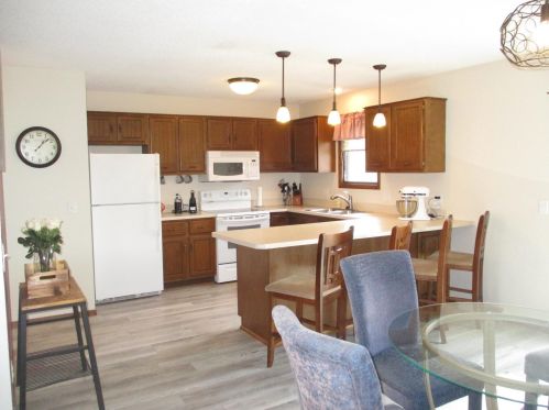 651 Embassy Rd, Fairmont, MN 56031-2213