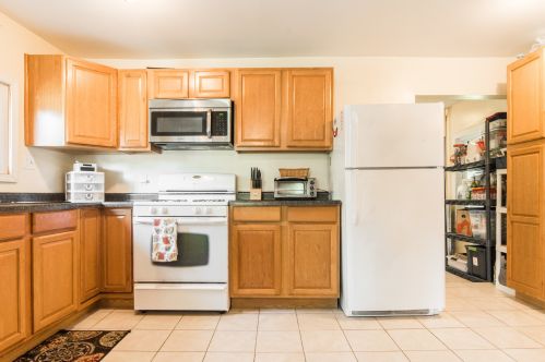 230 Elm St, Sycamore IL  60178-1931 exterior