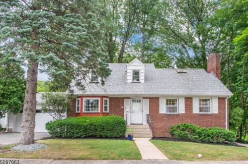 66 Ravine Ave, Nutley, NJ 07110-2934