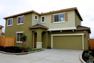 600 Embassy Cir, Vacaville, CA 95688-8825
