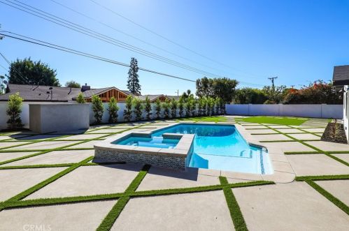 11872 Gladstone Dr, Santa Ana CA  92705-2938 exterior