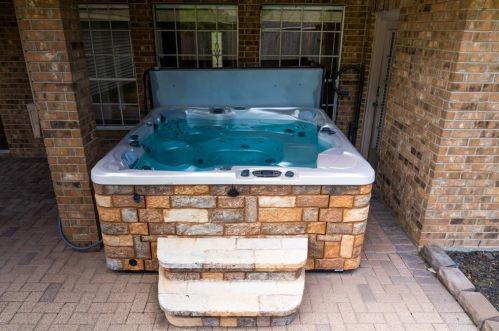 2310 Country Mile Ln, Richmond TX 77406-2000 exterior