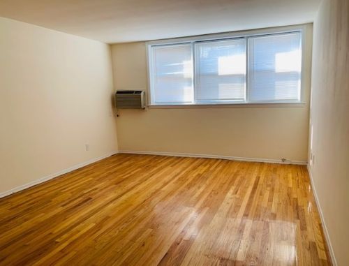 34 32nd St, Bayonne, NJ 07002-4701