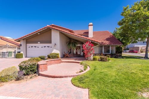 5417 Mohave Dr, Simi Valley, CA 93063-2011