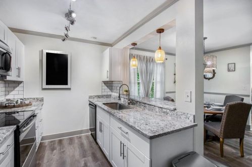 178 Barone Pl, Atlanta GA  30327-1073 exterior