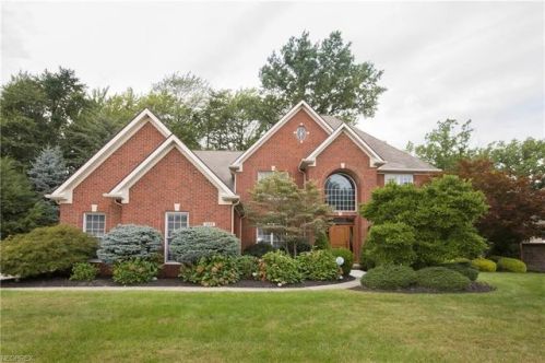 1468 Stone Ct, Cleveland, OH 44145-2462