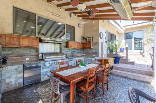 2328 Chapman Rd, Glendale CA  91214-3013 exterior