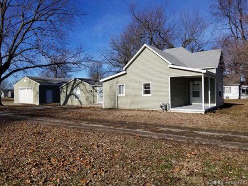 821 Grove St, Virden, IL 62690-1007