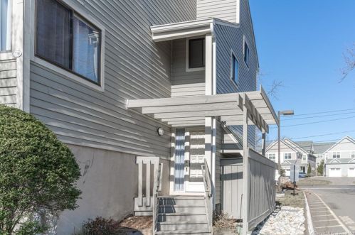 234 Sunrise Hill Ct, Norwalk, CT 06851-2159