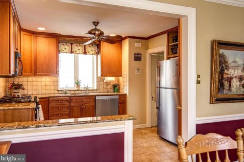 287 Wayne Ave, Tavistock NJ 08033-1008 exterior