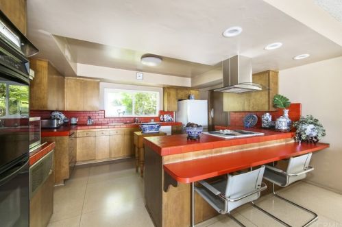 1660 Cielito Dr, Glendale CA  91207-1022 exterior