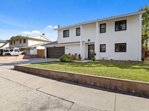 2094 Elizondo Ave, Simi Valley, CA 93065-4614